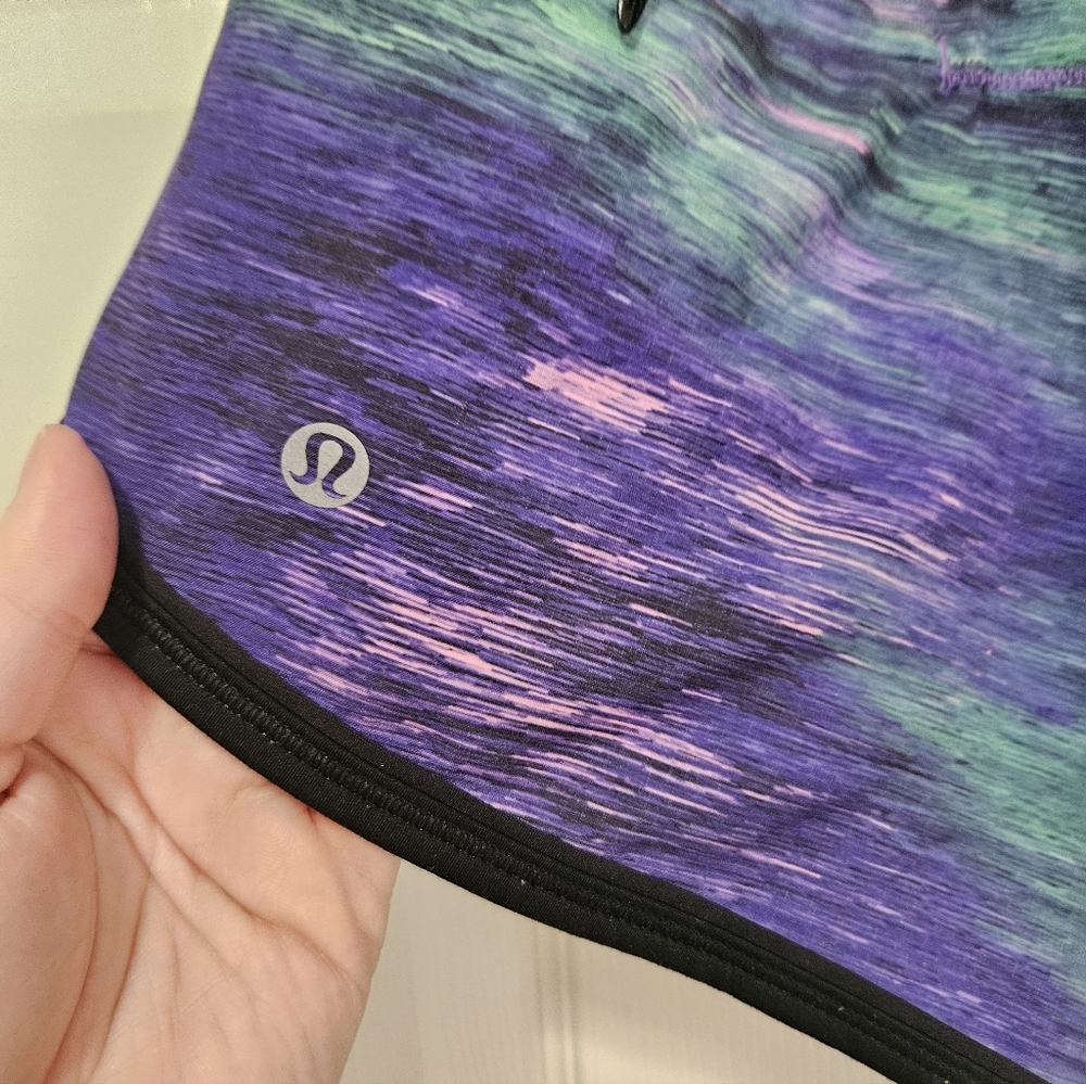Lululemon Rio Nights Shorts 4 - Picture 4 of 5